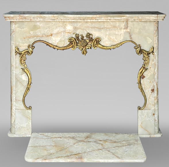 Decorative mantel in onyx Decorative mantel in onyx-0