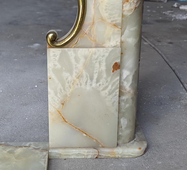 Decorative mantel in onyx Decorative mantel in onyx-9