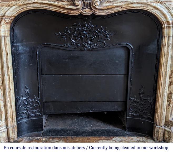 Louis XV style mantel in onyx Louis XV style mantel in onyx-11