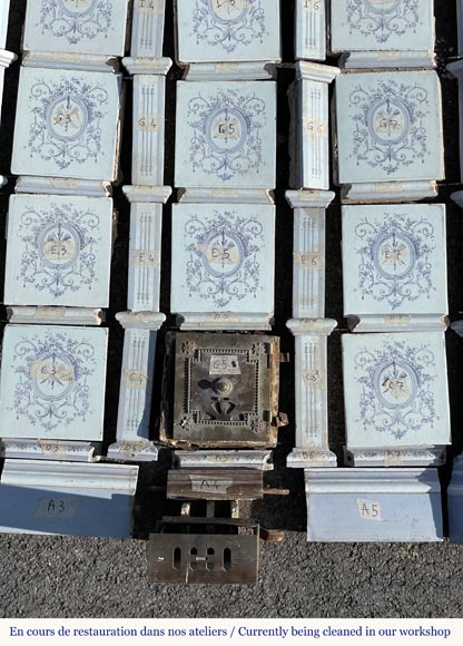 Loebnitz Paris, white ceramic stove with blue decoration Loebnitz Paris, white ceramic stove with blue decoration-2