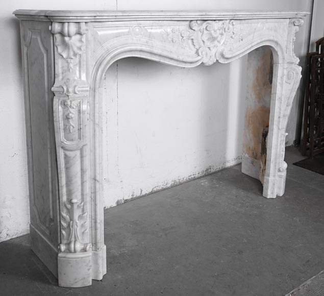 Louis XV style fireplace in Carrara marble, decorated with a floral shell motif Louis XV style fireplace in Carrara marble, decorated with a floral shell motif-5