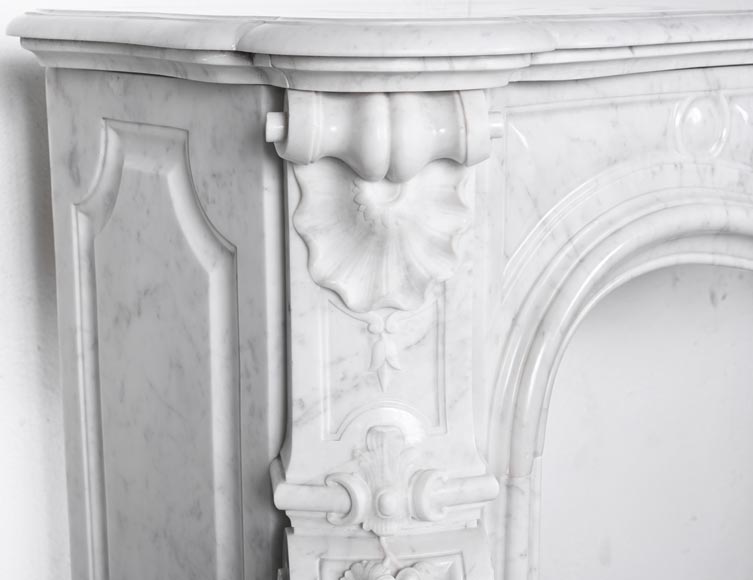 Louis XV style fireplace in Carrara marble, decorated with a floral shell motif Louis XV style fireplace in Carrara marble, decorated with a floral shell motif-6