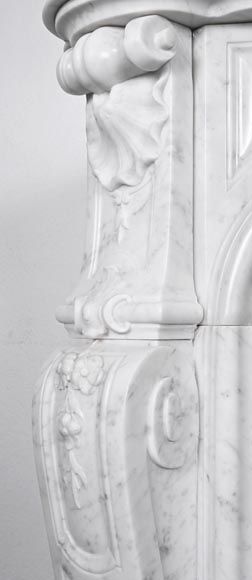 Louis XV style fireplace in Carrara marble, decorated with a floral shell motif Louis XV style fireplace in Carrara marble, decorated with a floral shell motif-7