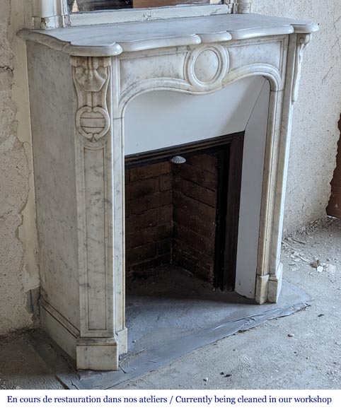 Louis XV style Pompadour model mantelpiece in Carrara marble, decorated with shells Louis XV style Pompadour model mantelpiece in Carrara marble, decorated with shells-2