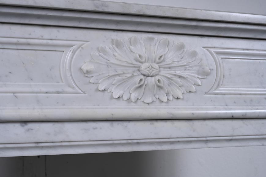 Louis XVI style Carrara marble mantel with rounded corners Louis XVI style Carrara marble mantel with rounded corners-2