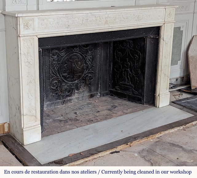 Large Louis XVI period statuary marble mantel with foliage décor Large Louis XVI period statuary marble mantel with foliage décor -4