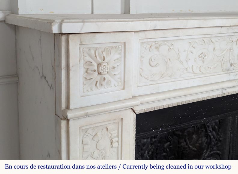 Large Louis XVI period statuary marble mantel with foliage décor Large Louis XVI period statuary marble mantel with foliage décor -5