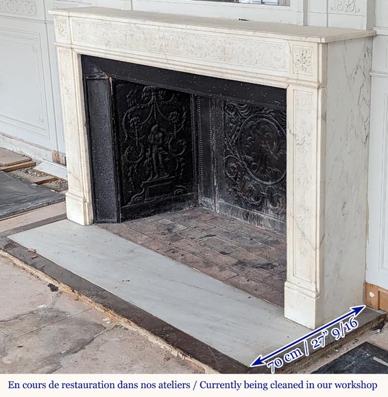 Large Louis XVI period statuary marble mantel with foliage décor Large Louis XVI period statuary marble mantel with foliage décor -9