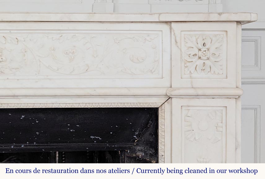 Large Louis XVI period statuary marble mantel with foliage décor Large Louis XVI period statuary marble mantel with foliage décor -10