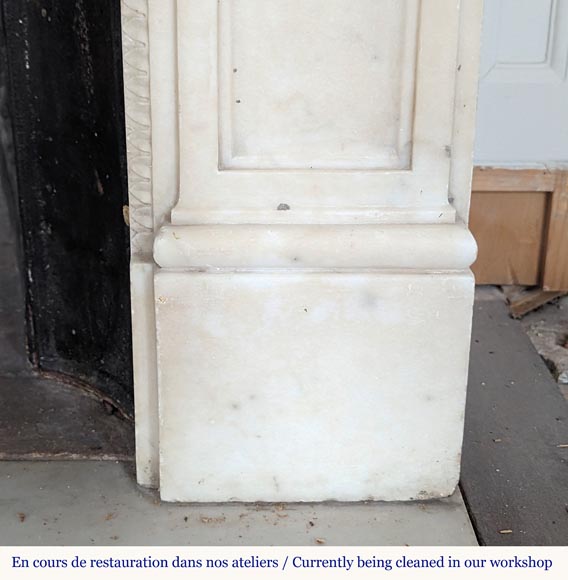 Large Louis XVI period statuary marble mantel with foliage décor Large Louis XVI period statuary marble mantel with foliage décor -12