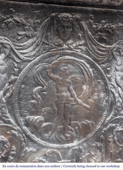 Large Louis XVI period statuary marble mantel with foliage décor Large Louis XVI period statuary marble mantel with foliage décor -14