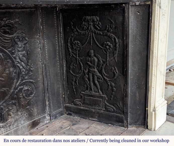 Large Louis XVI period statuary marble mantel with foliage décor Large Louis XVI period statuary marble mantel with foliage décor -15