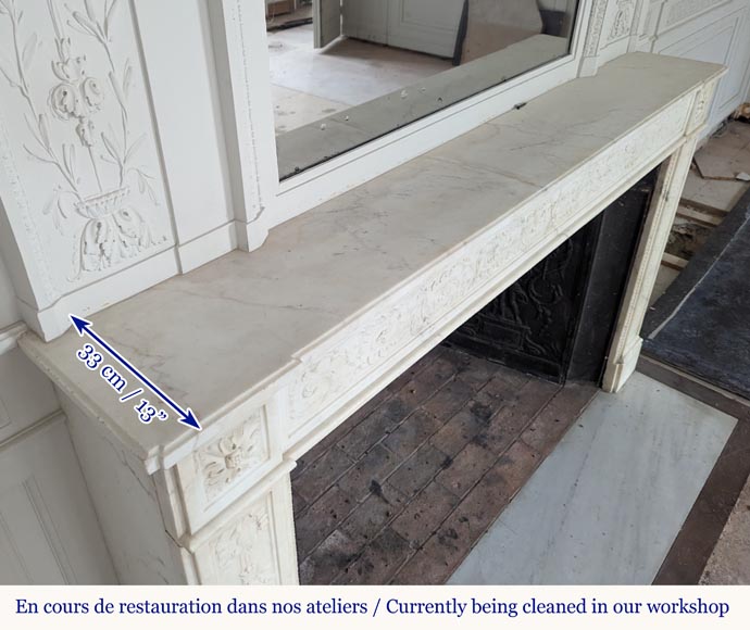 Large Louis XVI period statuary marble mantel with foliage décor Large Louis XVI period statuary marble mantel with foliage décor -17