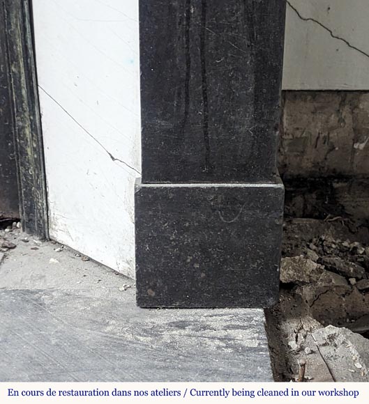 Napoleon III style mantel in black marble Napoleon III style mantel in black marble-7