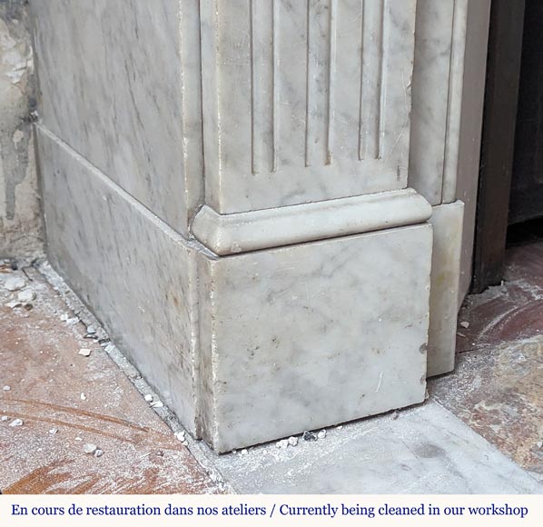 Louis XVI style Carrara marble mantel with sunflowers and fluted legs Louis XVI style Carrara marble mantel with sunflowers and fluted legs-5