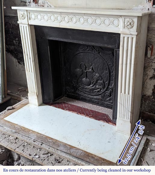 Louis XVI style mantel in semi-statuary marble adorned with a Greek frieze Louis XVI style mantel in semi-statuary marble adorned with a Greek frieze-5
