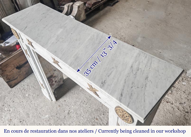 Louis XVI style fireplace in Carrara marble and bronze Louis XVI style fireplace in Carrara marble and bronze-9