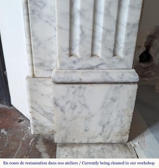 Louis XVI style mantel in veined Carrara marble with flower adorned heads Louis XVI style mantel in veined Carrara marble with flower adorned heads-7