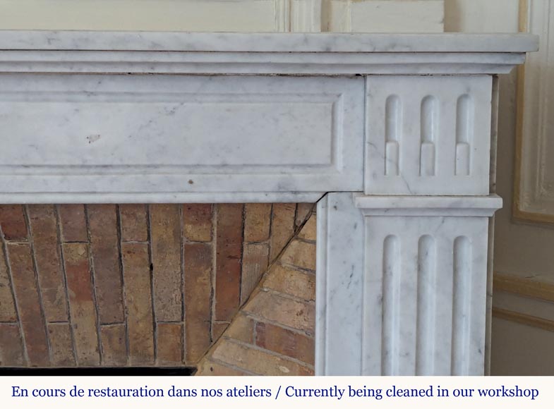 Louis XVI style mantel in Carrara marble adorned with a sunflower Louis XVI style mantel in Carrara marble adorned with a sunflower-6