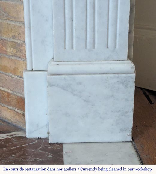 Louis XVI style mantel in Carrara marble adorned with a sunflower Louis XVI style mantel in Carrara marble adorned with a sunflower-7