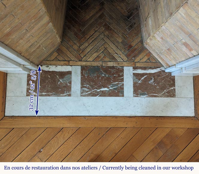 Louis XVI style mantel in Carrara marble adorned with a sunflower Louis XVI style mantel in Carrara marble adorned with a sunflower-8