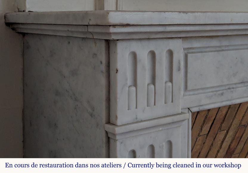 Louis XVI style mantel in Carrara marble adorned with a sunflower Louis XVI style mantel in Carrara marble adorned with a sunflower-3