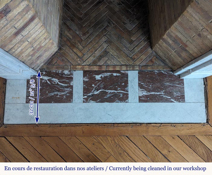 Louis XVI style mantel in Carrara marble adorned with a sunflower Louis XVI style mantel in Carrara marble adorned with a sunflower-8