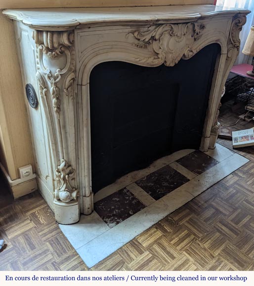 Louis XV style mantel in Carrara marble richly carved with foliage Louis XV style mantel in Carrara marble richly carved with foliage-5