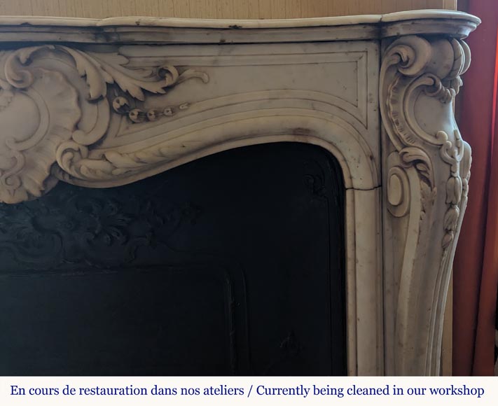 Louis XV style mantel in Carrara marble richly carved with foliage Louis XV style mantel in Carrara marble richly carved with foliage-10