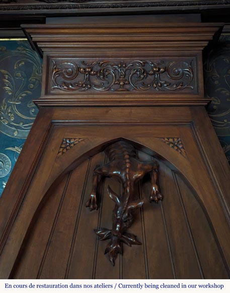 Neo-Renaissance style mantel in carved walnut wood adorned with a salamander Neo-Renaissance style mantel in carved walnut wood adorned with a salamander-1