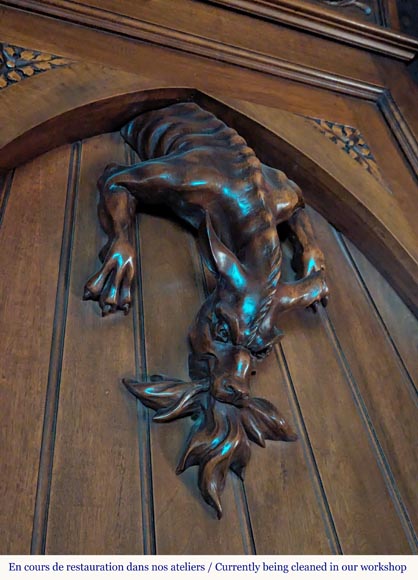 Neo-Renaissance style mantel in carved walnut wood adorned with a salamander Neo-Renaissance style mantel in carved walnut wood adorned with a salamander-2