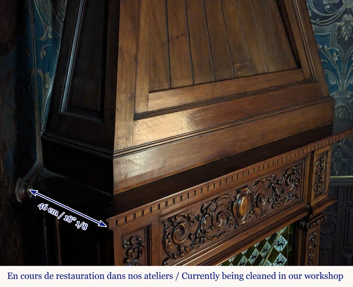 Neo-Renaissance style mantel in carved walnut wood adorned with a salamander Neo-Renaissance style mantel in carved walnut wood adorned with a salamander-5