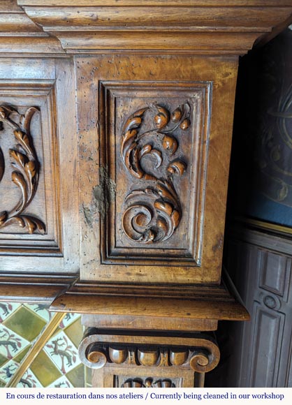 Neo-Renaissance style mantel in carved walnut wood adorned with a salamander Neo-Renaissance style mantel in carved walnut wood adorned with a salamander-10