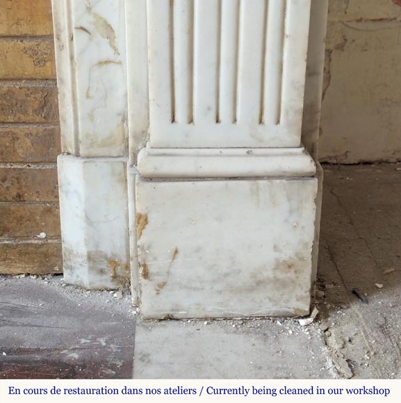 Louis XVI style carved in Carrara marble mantel with flower Louis XVI style carved in Carrara marble mantel with flower-7