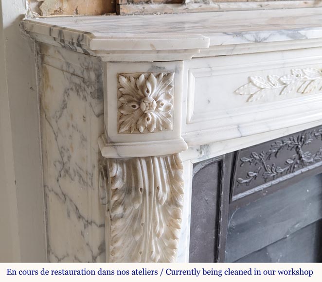 Louis XVI style curved mantel in Arabescato marble Louis XVI style curved mantel in Arabescato marble -3
