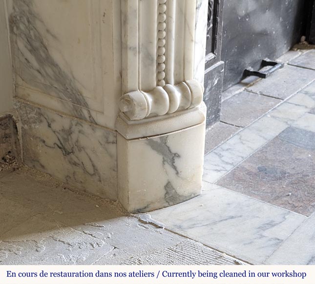 Louis XVI style curved mantel in Arabescato marble Louis XVI style curved mantel in Arabescato marble -4