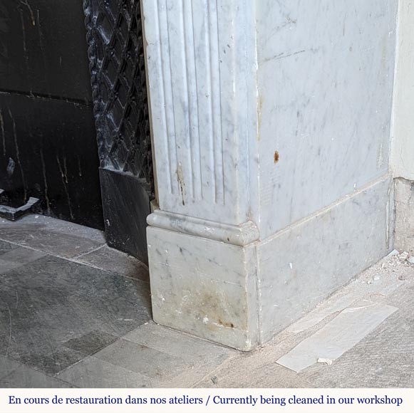 Louis XVI style mantel in Carrara marble adorned with a laurel wreath Louis XVI style mantel in Carrara marble adorned with a laurel wreath-8