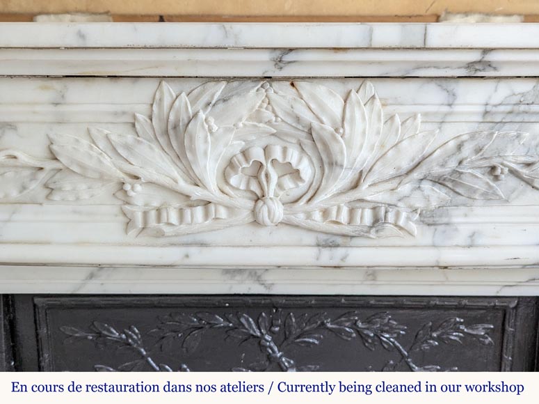 Curved Louis XVI style mantel in Arabescato marble decorated with a laurel wreath Curved Louis XVI style mantel in Arabescato marble decorated with a laurel wreath-1