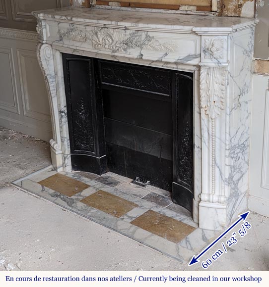 Curved Louis XVI style mantel in Arabescato marble decorated with a laurel wreath Curved Louis XVI style mantel in Arabescato marble decorated with a laurel wreath-6
