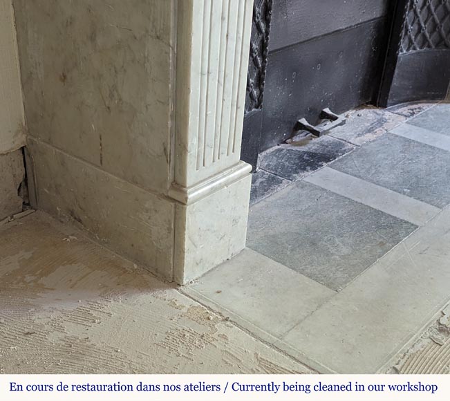 Louis XVI style Carrara marble mantel decorated with a laurel wreath Louis XVI style Carrara marble mantel decorated with a laurel wreath-4