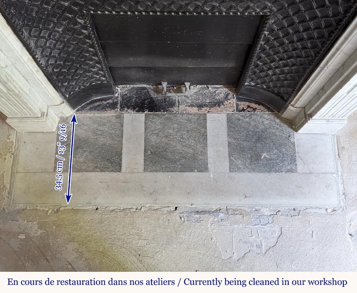 Louis XVI style Carrara marble mantel decorated with a laurel wreath Louis XVI style Carrara marble mantel decorated with a laurel wreath-8