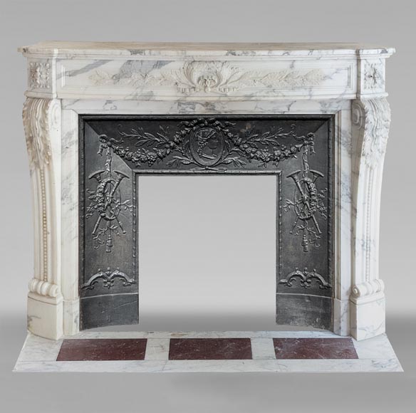 Curved Louis XVI style mantel in Arabescato marble decorated with a laurel wreath Curved Louis XVI style mantel in Arabescato marble decorated with a laurel wreath-0