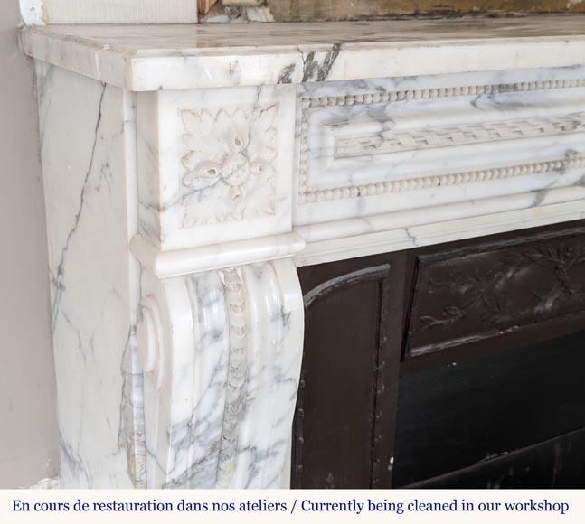 Louis XVI style mantel in Arabescato marble decorated with a frieze of pearls Louis XVI style mantel in Arabescato marble decorated with a frieze of pearls-3