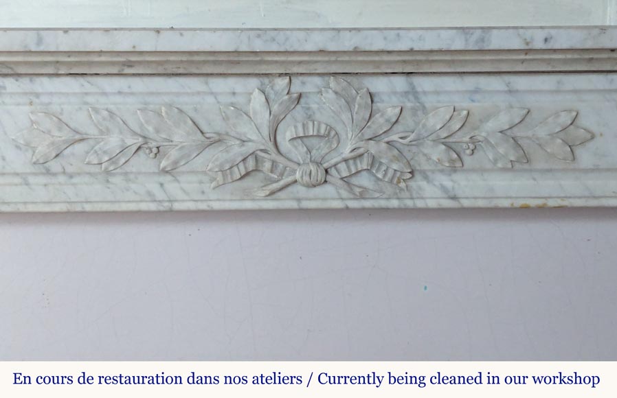 Louis XVI style mantel in Carrara marble adorned with a laurel wreath Louis XVI style mantel in Carrara marble adorned with a laurel wreath-1