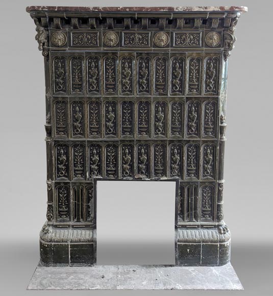 Large Napoleon III style stove in green earthenware decorated with salamanders Large Napoleon III style stove in green earthenware decorated with salamanders-0