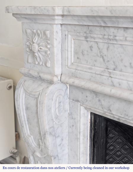 Cheminée de style Louis XVI en marbre de Carrare ornée d'un tournesol Cheminée de style Louis XVI en marbre de Carrare ornée d'un tournesol-4