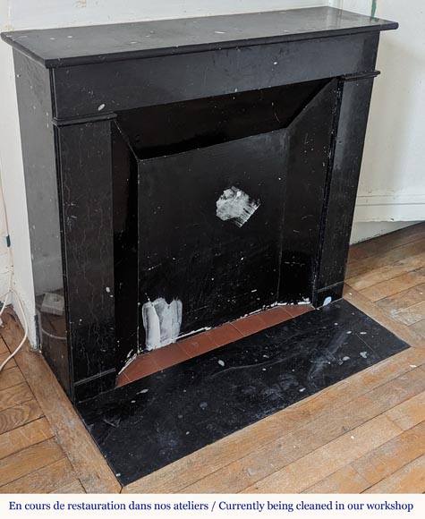 Napoleon III style simple mantel in black speckled marble Napoleon III style simple mantel in black speckled marble-2