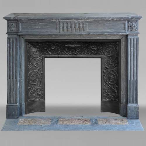 Louis XVI mantel in Turquin marble with curved flutes