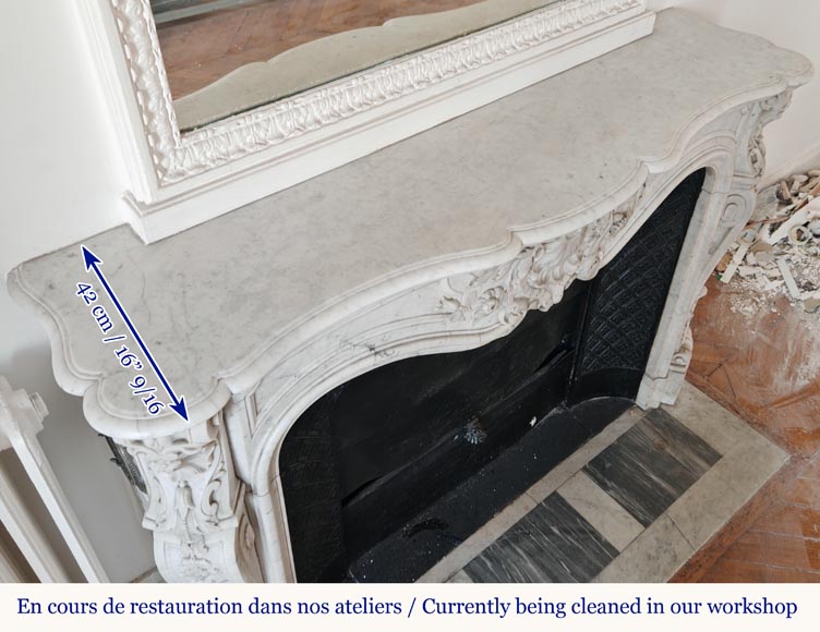Highly Carved Louis XV-style mantel in Carrara marble Highly Carved Louis XV-style mantel in Carrara marble-12
