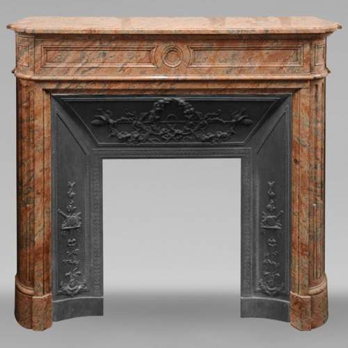 Louis XVI style mantel with rounded corners in Enjugerais marble